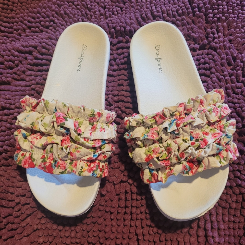 Dearfoams floral ruffle slides